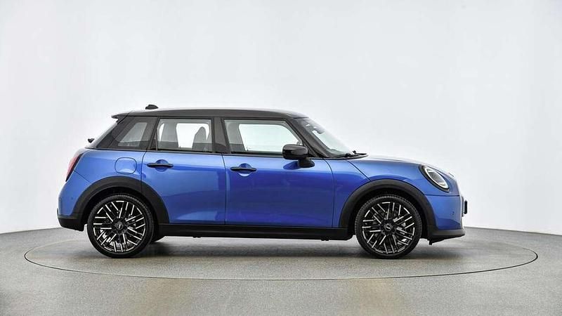 Gebraucht Mini Cooper Favoured 156 PS (114 kW) 2024 Blau Kleinwagen