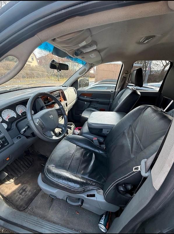 Gebraucht Dodge Ram 345 PS (253 kW) 2006 Grau Pickup