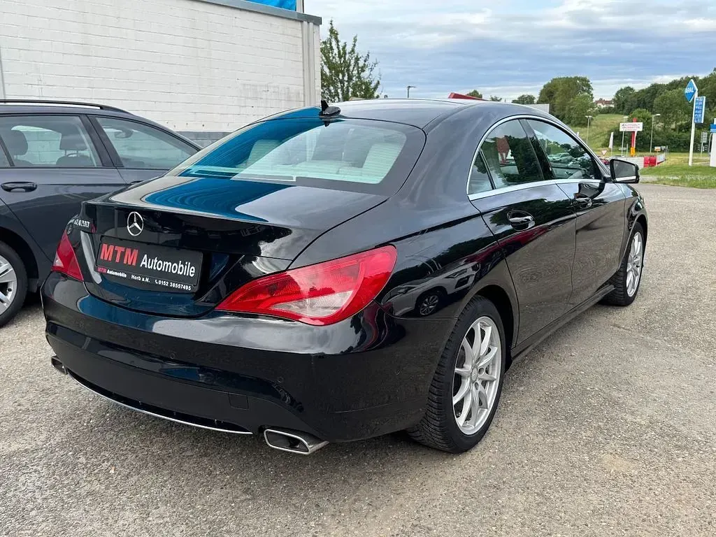 Gebraucht Mercedes CLA200 Urban 156 PS (114 kW) 2013 Schwarz Limousine