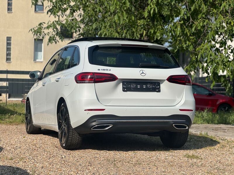 Gebraucht Mercedes B180 116 PS (85 kW) 2019 Weiß Van / Kleinbus