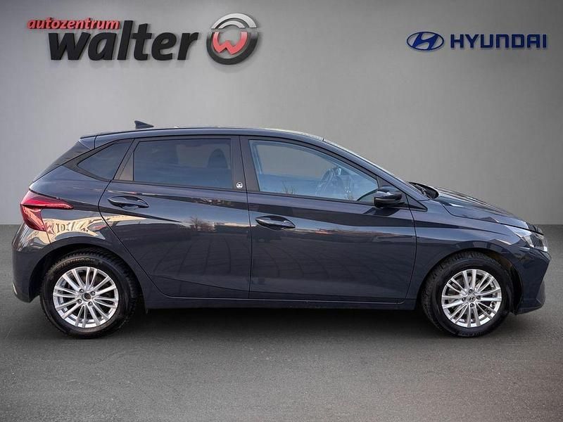 Gebraucht Hyundai i20 101 PS (74 kW) 2022 Grau Limousine