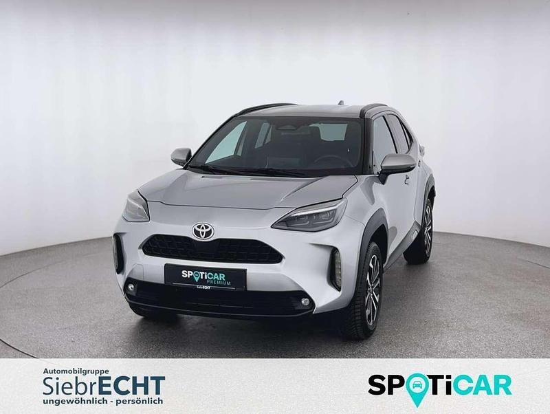 Silber Gebraucht 2024 Toyota Yaris Cross SUV | 25.970 € (Fairer Preis) - Bild 1/4