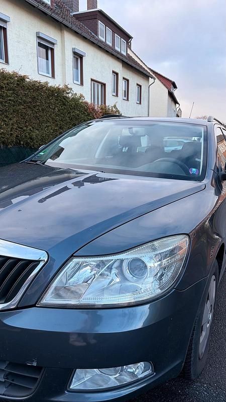 Gebraucht Skoda Octavia 102 PS (75 kW) 2009 Grau Kombi