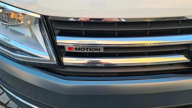 Gebraucht VW Multivan Highline 150 PS (110 kW) 2019 Weiß Van