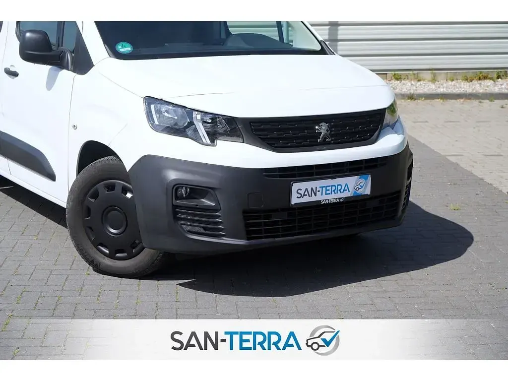 Gebraucht Peugeot Partner 102 PS (75 kW) 2021 Weiß Van / Kleinbus