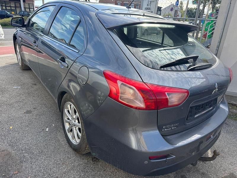 Gebraucht Mitsubishi Lancer 117 PS (86 kW) 2011 Grau Limousine