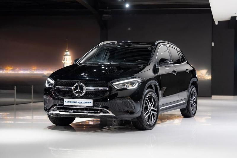 Kosmosschwarz Gebraucht 2020 Mercedes GLA200 Business SUV | 29.980 € (Guter Preis) - Bild 1/4