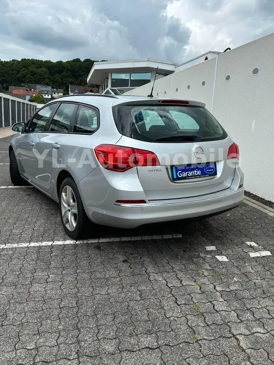 Gebraucht Opel Astra Energy 120 PS (88 kW) 2015 Silber Kombi