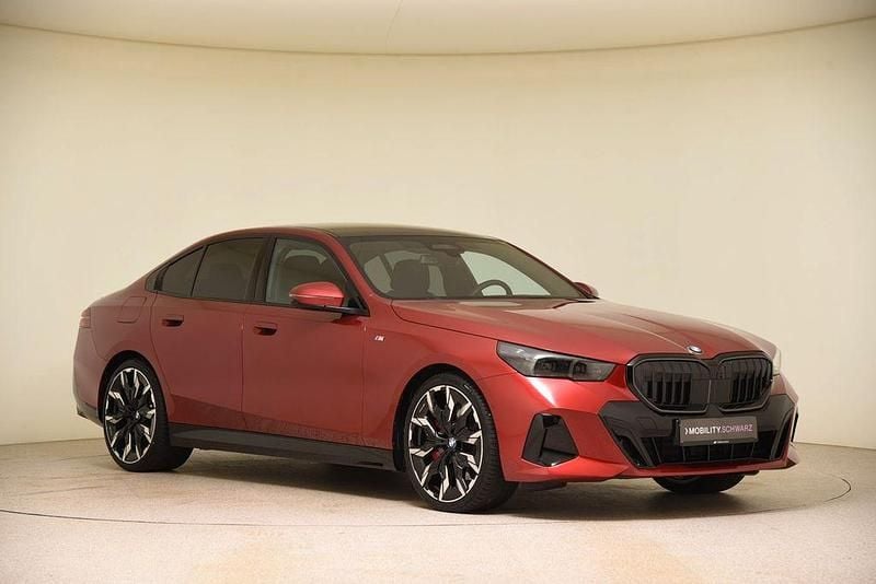 Gebraucht BMW 540 M Sport 286 PS (210 kW) 2025 Rot Limousine