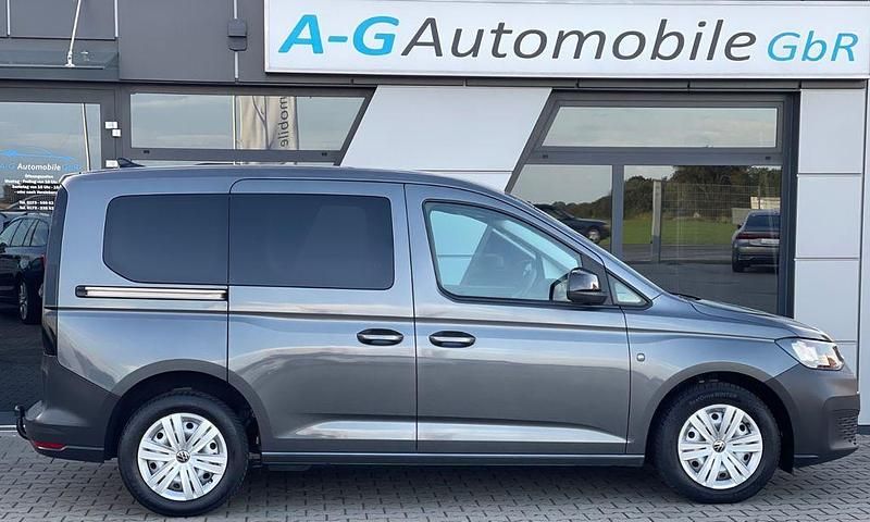 Usata VW Caddy 102 CV (75 kW) 2021 Grigio Monovolume