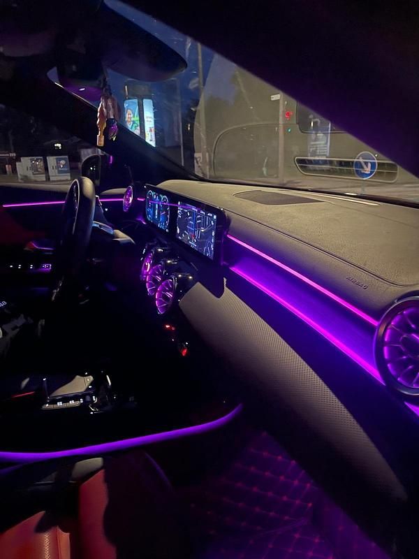 Rot Gebraucht 2020 Mercedes CLA250 AMG line Limousine | 28.999 € (Superpreis) - Bild 1/4