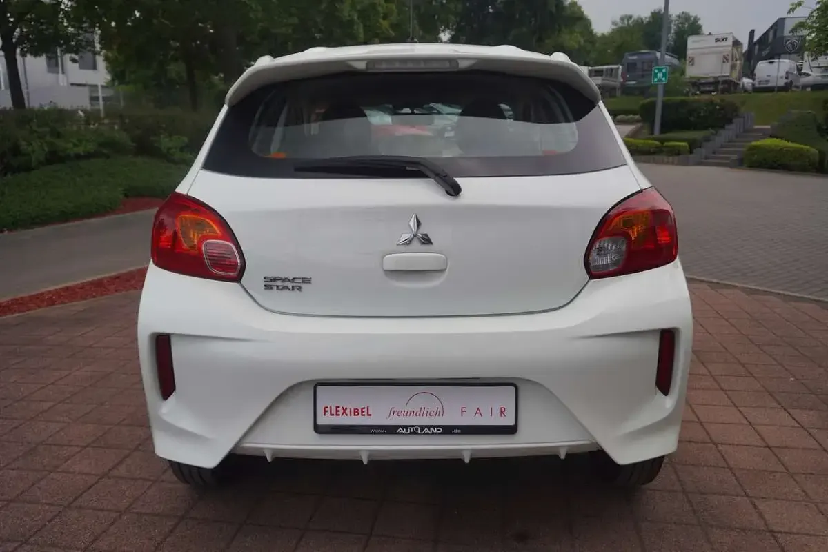 Gebraucht Mitsubishi Space Star Select 80 PS (58 kW) 2024 Weiß Kleinwagen