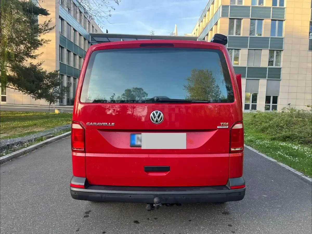 Gebraucht VW Caravelle 105 PS (77 kW) 2016 Rot Van