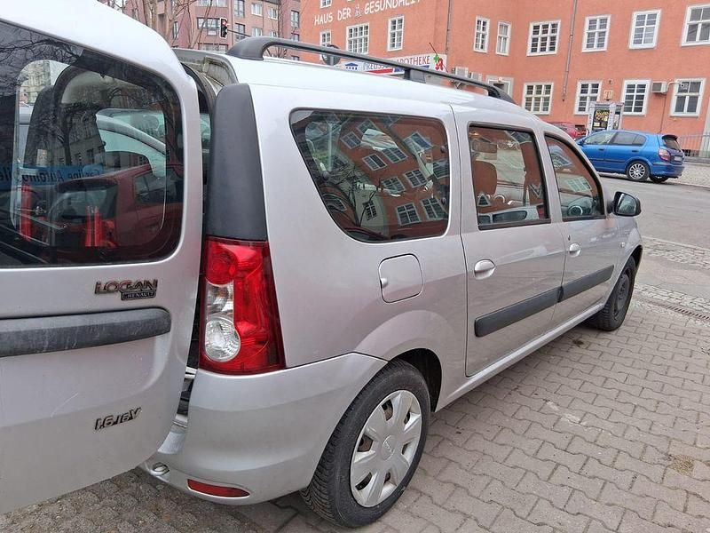 Gebraucht Dacia Logan MCV Lauréate 105 PS (77 kW) 2009 Silber Kombi
