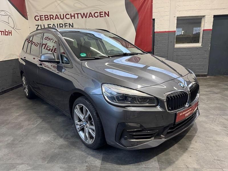 Grau Gebraucht 2018 BMW 216 Gran Tourer Sport Line Van / Kleinbus | 14.490 € (Fairer Preis) - Bild 1/4
