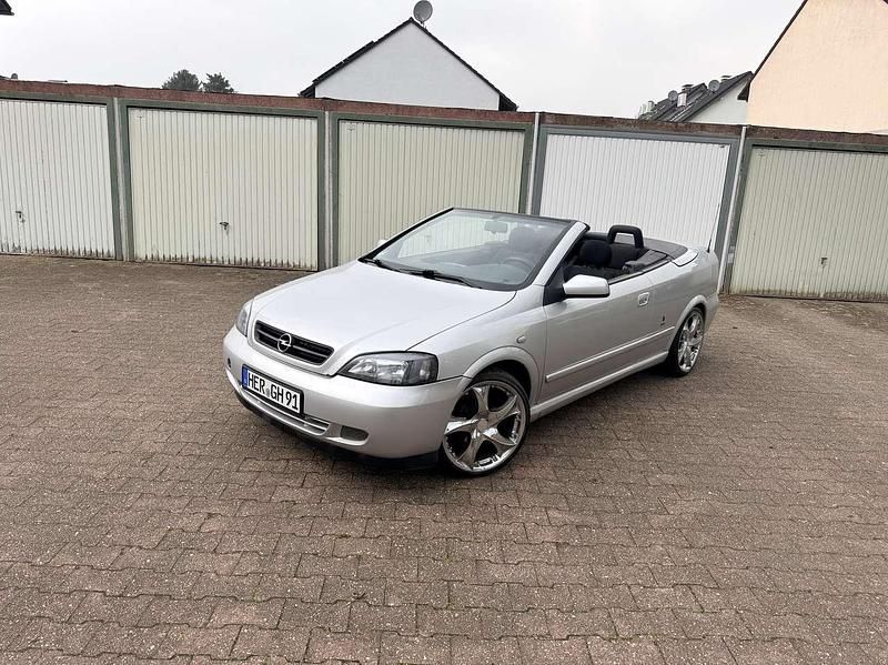 Gebraucht Opel Astra Cabriolet 101 PS (74 kW) 2002 Silber Cabrio