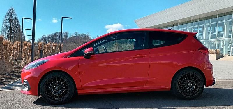 Gebraucht Ford Fiesta ST 200 PS (147 kW) 2021 Rot Kleinwagen