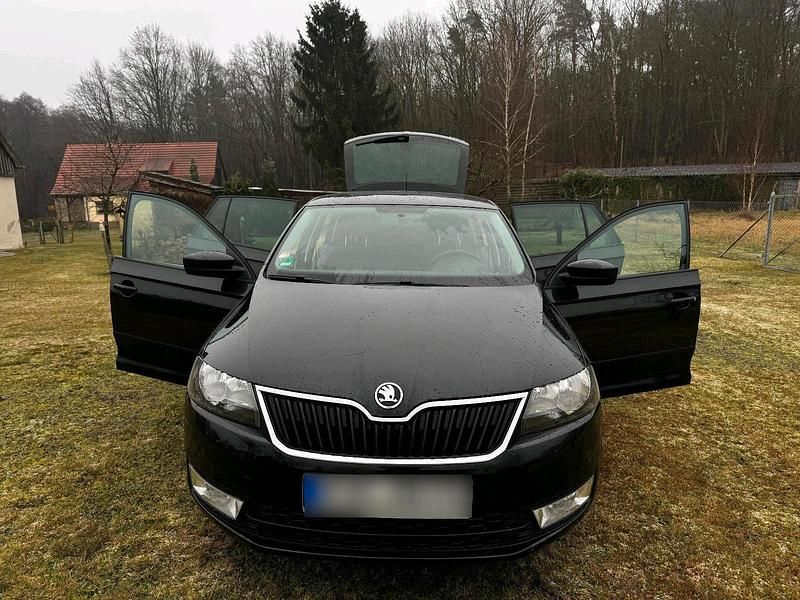 Usata Skoda Rapid Active 86 CV (63 kW) 2014 Nero Utilitaria
