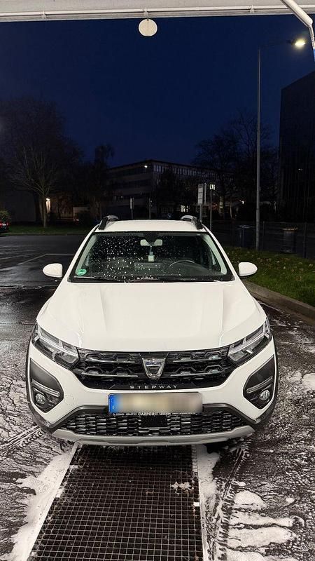 Gebraucht Dacia Sandero Comfort 101 PS (74 kW) 2021 Weiß Kleinwagen