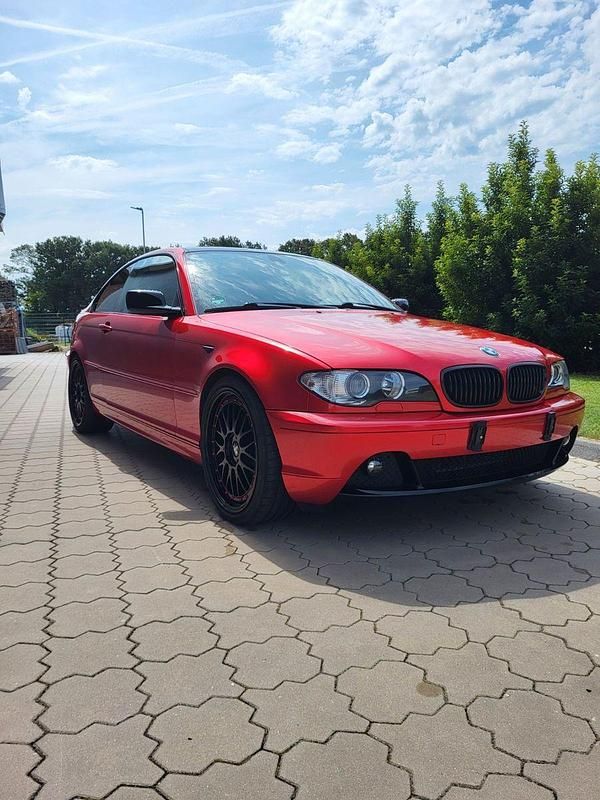 Rot Gebraucht 2004 BMW 325 Performance Coupé | 10.000 € (Fairer Preis) - Bild 1/4