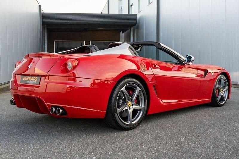 Second-hand Ferrari 599 670 CP (492 kW) 2011 Roșu Coupe