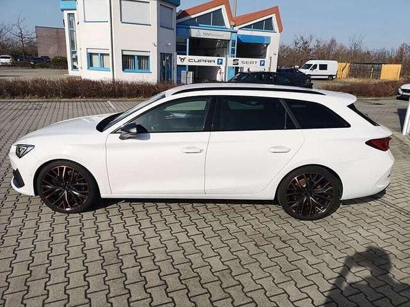 Second-hand Cupra Leon 245 CP (180 kW) 2023 Alb Break