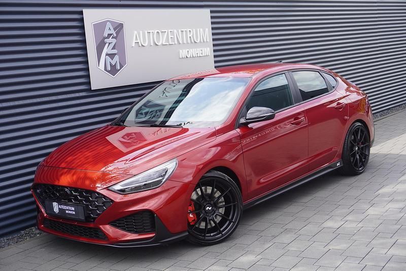 Rot Gebraucht 2022 Hyundai i30 N Performance Limousine | 29.990 € (Etwas zu teuer) - Bild 1/4