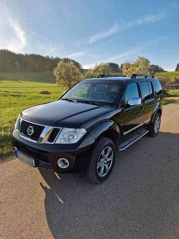 Schwarz Gebraucht 2012 Nissan Pathfinder SUV | 13.699 € - Bild 1/4