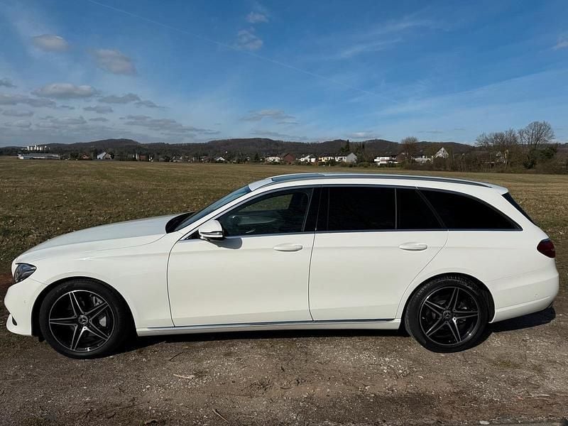 Gebraucht Mercedes E350 AMG 258 PS (189 kW) 2018 Weiß Kombi
