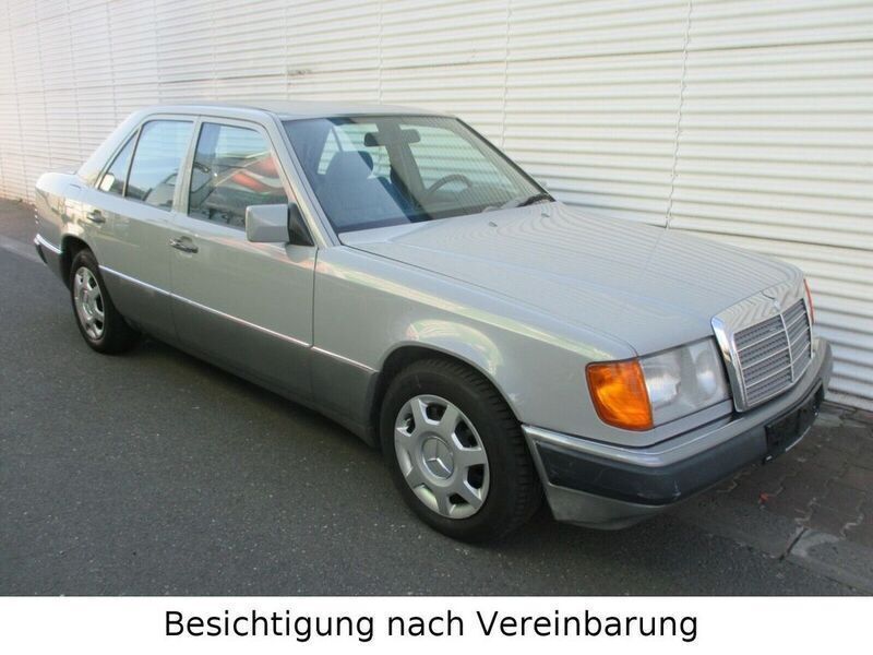 Grau Gebraucht 1990 Mercedes E250 Limousine | 6.988 € - Bild 1/4