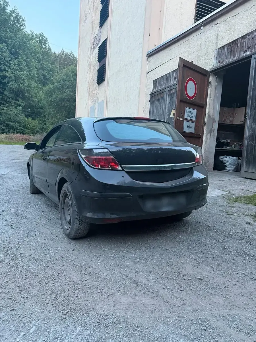 Gebraucht Opel Astra GTC 116 PS (85 kW) 2009 Schwarz Kleinwagen