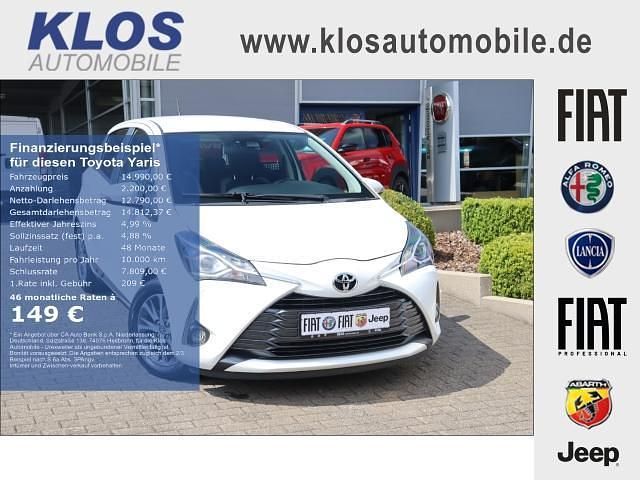 Weiss Gebraucht 2019 Toyota Yaris Club Limousine | 14.990 € (Etwas zu teuer) - Bild 1/4