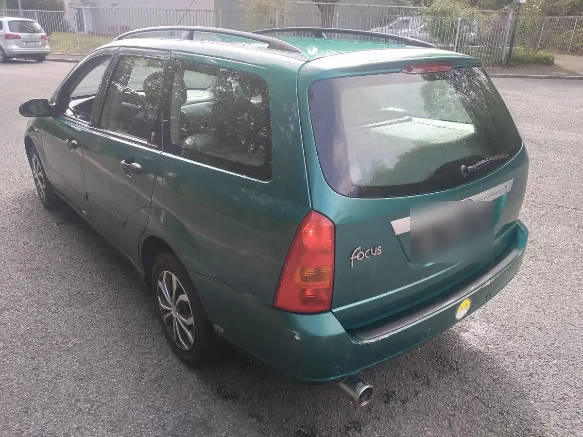 Gebraucht Ford Focus 115 PS (84 kW) 2000 Grün Kombi