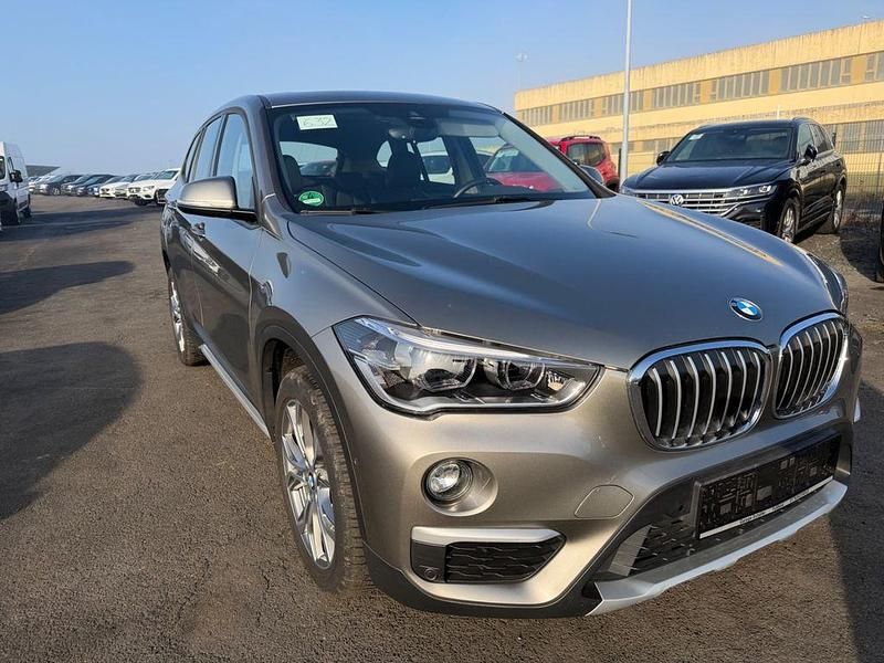 Gebraucht BMW X1 xLine 190 PS (139 kW) 2016 Silber SUV