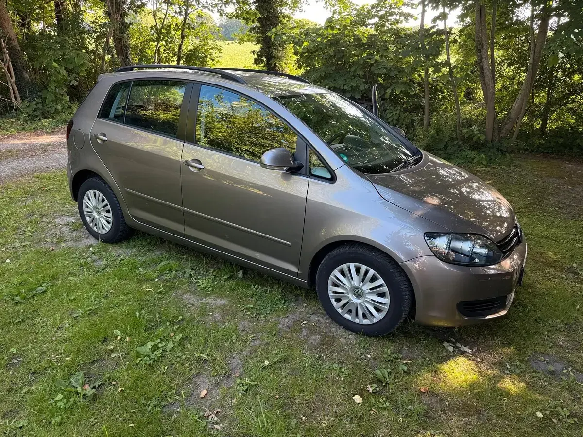 Gebraucht VW Golf VII 85 PS (62 kW) 2014 Andere farben Kleinwagen