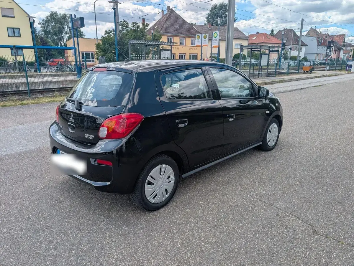 Gebraucht Mitsubishi Space Star 71 PS (52 kW) 2018 Schwarz Kleinwagen