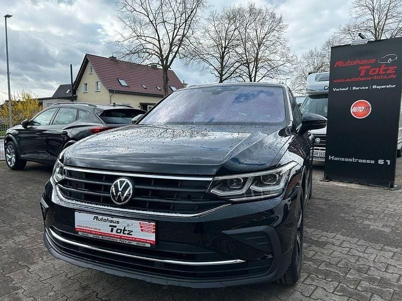 Gebraucht VW Tiguan United 150 PS (110 kW) 2021 Schwarz SUV