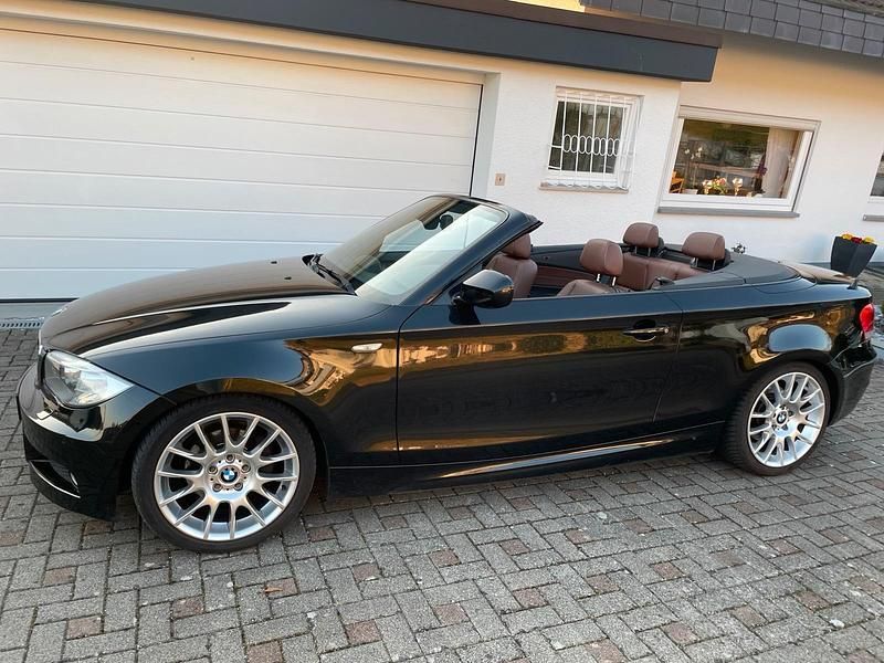 Gebraucht BMW 120 Cabriolet 177 PS (130 kW) 2012 Schwarz Cabrio