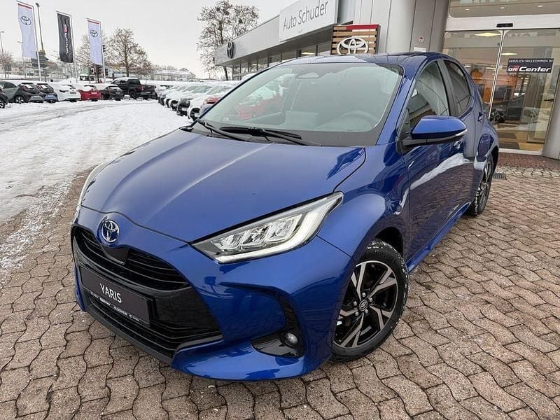 Neu Toyota Yaris Hybrid 116 PS (85 kW) 2025 Blau Limousine
