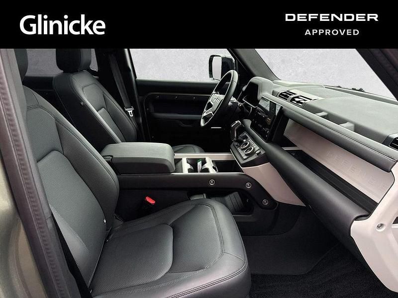 Gebraucht Land Rover Defender 300 PS (220 kW) 2025 Pangea green SUV