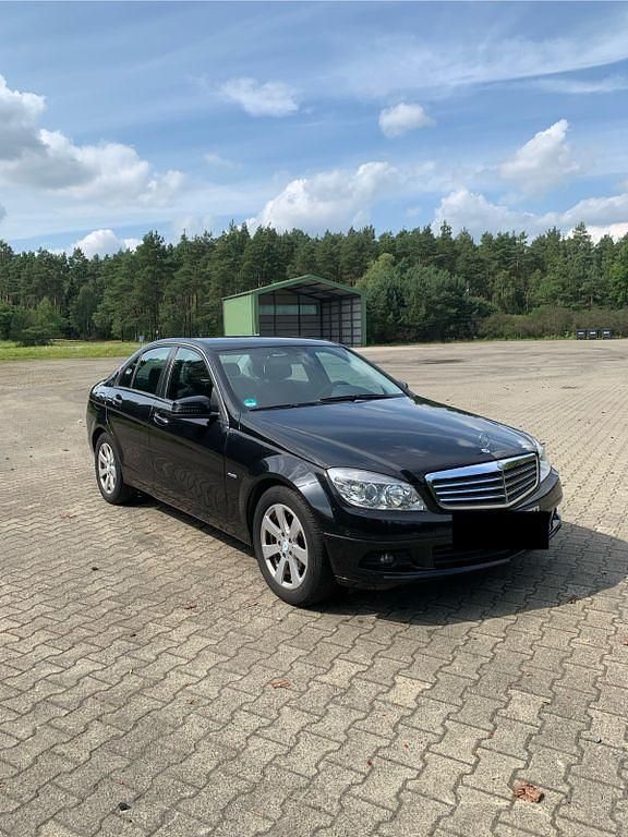 Schwarz Gebraucht 2010 Mercedes C180 Limousine | 8.500 € (Fairer Preis) - Bild 1/4