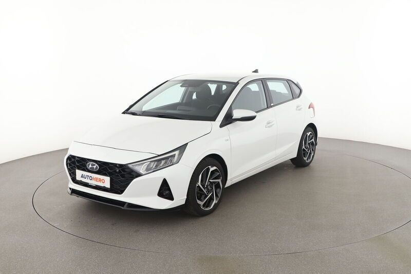 Weiß Gebraucht 2020 Hyundai i20 Intro Edition Limousine | 17.290 € (Etwas zu teuer) - Bild 1/4