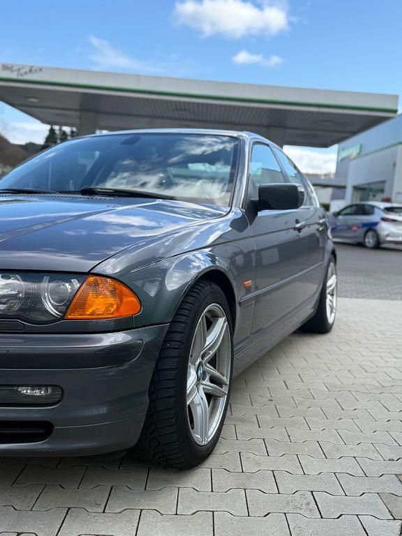 Gebraucht BMW 330 204 PS (150 kW) 2001 Grau Limousine