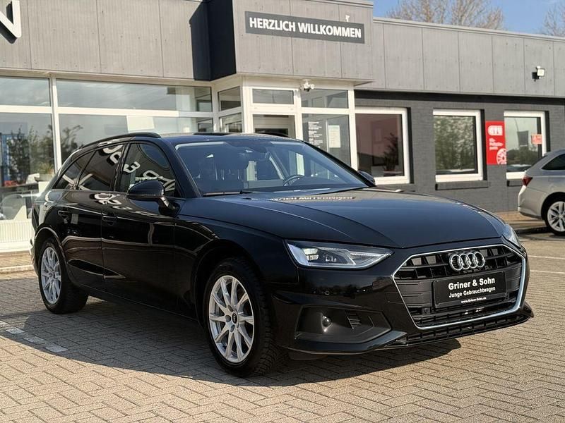 Używany Audi A4 Advanced 150 KM (110 kW) 2022 Czarny Sedan/Limuzyna