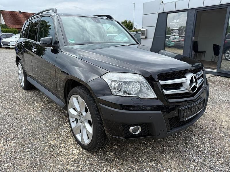 Schwarz Gebraucht 2009 Mercedes GLK320 SUV | 12.499 € (Fairer Preis) - Bild 1/4
