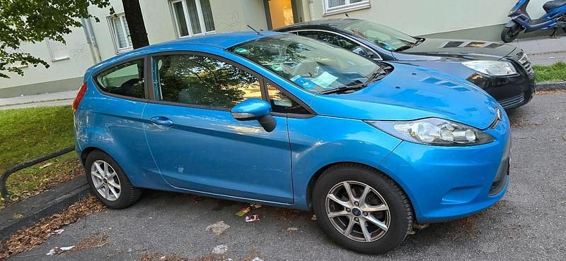 Blau Gebraucht 2009 Ford Fiesta Kleinwagen | 2.900 € - Bild 1/4