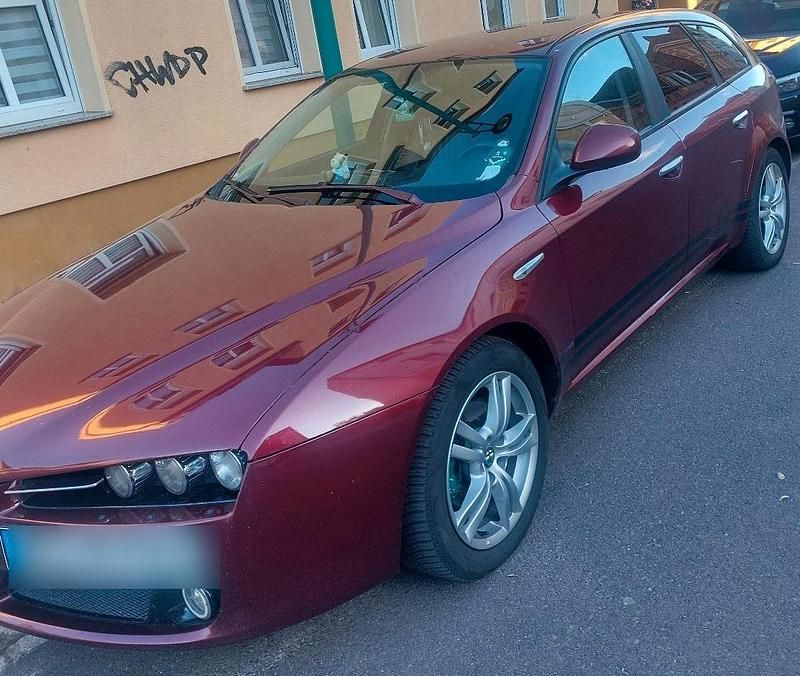 Rot Gebraucht 2007 Alfa Romeo 159 Kombi | 2.000 € - Bild 1/4