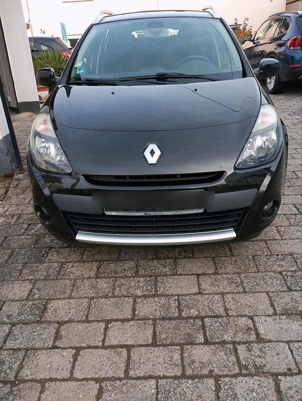 Grau Gebraucht 2011 Renault Clio II Dynamique Limousine | 2.750 € (Fairer Preis) - Bild 1/4