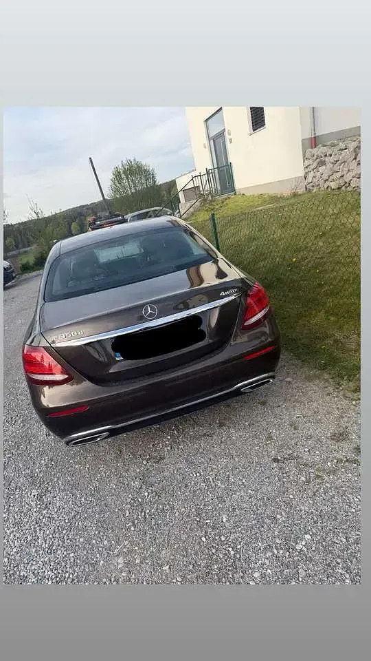 Gebraucht Mercedes E350 Avantgarde 211 PS (155 kW) 2017 Limousine