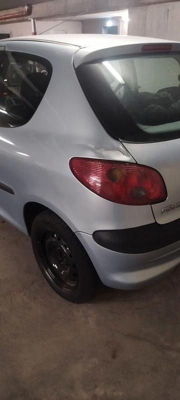 Gebraucht Peugeot 206 Premium 75 PS (55 kW) 2003 Grau Limousine